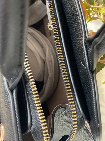 Ділова жіноча сумка із еко-шкіри чорного кольору 31941