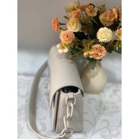 Жіноча сумка крос-боді із еко-шкіри молочного кольору 31989