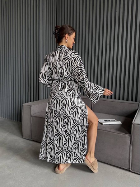 Жіночий шовковий домашній комплект 3-ка зебра білого кольору 32023