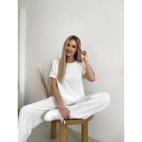 Жіночий прогулянковий костюм молочного кольору 32024