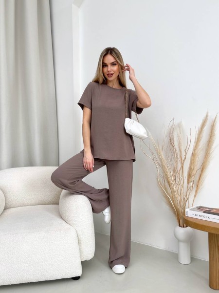 Жіночий прогулянковий костюм кавового кольору 32030