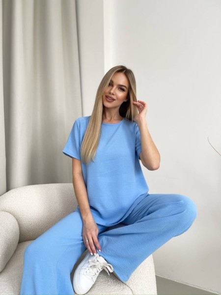 Жіночий прогулянковий костюм блакитного кольору 32037