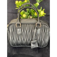 Маленька жіноча сумка із жатої еко-шкіри чорного кольору 32057