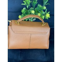 Маленька жіноча сумка з пористої еко-шкіри коричневого кольору 32064