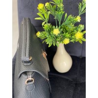 Жіноча сумка-портфель з пористої еко-шкіри чорного кольору 32066