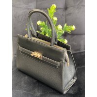 Жіноча дiлова сумка з пористої еко-шкіри чорного кольору 32071