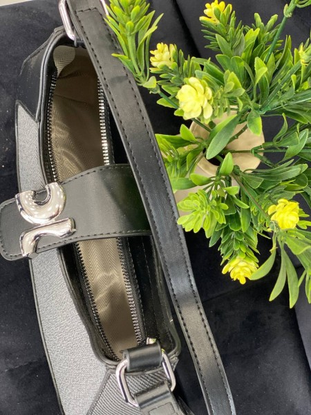 Маленька жіноча сумка-багет із еко-шкіри чорного кольору 32075