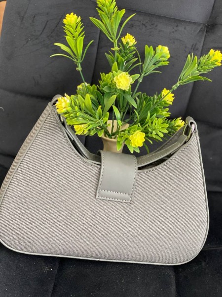 Маленька жіноча сумка-багет із еко-шкіри графiтового кольору 32077