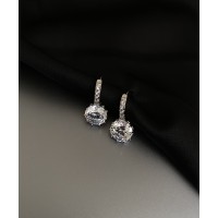 Сережки з великим камінчиком англійський замок срібного кольору 32086