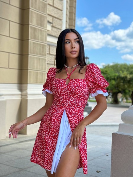 Коротка сукня з розрізом червоного кольору 32097