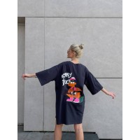 Легкое платье-футболка с рисунком графитового цвета 32123