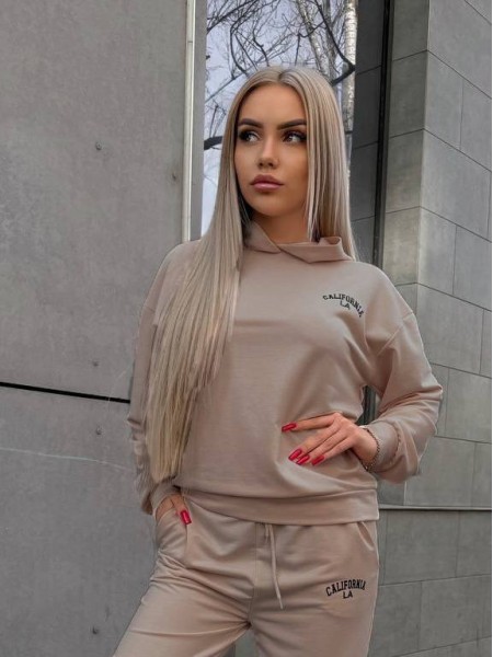 Женский спортивный костюм кофейного цвета 32134