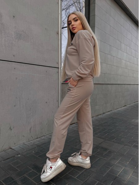 Женский спортивный костюм кофейного цвета 32134