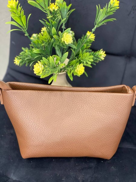 Жіноча сумка з пористої еко-шкіри кавового кольору 32151