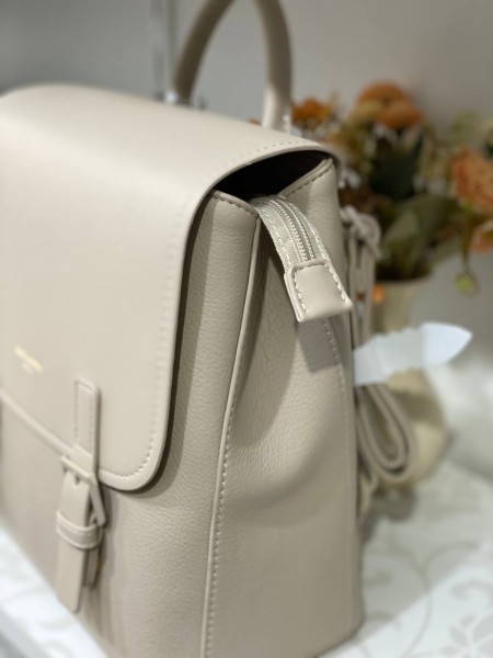 Жіночий брутальний рюкзак із еко-шкіри бежевого кольору 32154