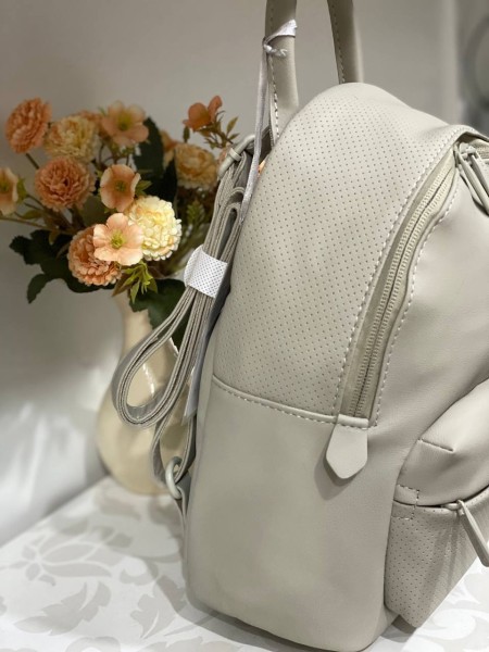 Жіночий базовий рюкзак із еко-шкіри бежевого кольору 32158