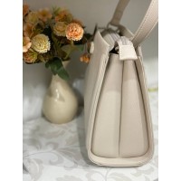 Жіноча класична сумка з еко-шкіри бежевого кольору 32192