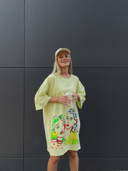 Хлопковое платье-футболка с рисунком желтого цвета 32213