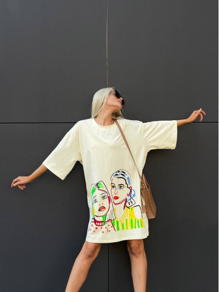 Хлопковое платье-футболка с рисунком бежевого цвета 32216