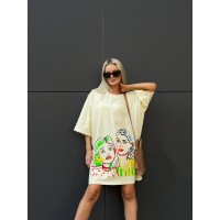 Хлопковое платье-футболка с рисунком бежевого цвета 32216