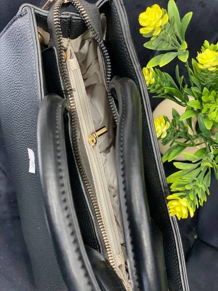 Жіноча класична сумка з еко-шкіри чорного кольору 32235