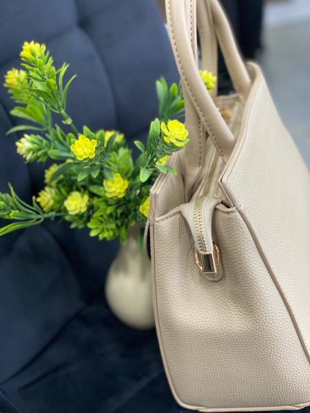 Жіноча класична сумка з еко-шкіри молочного кольору 32237