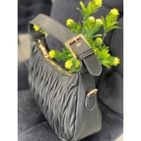 Жіноча сумка-багет із жатої еко-шкіри чорного кольору 32250