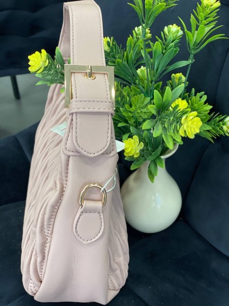 Жіноча сумка-багет із жатої еко-шкіри пудрового кольору 32252