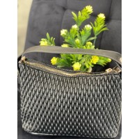 Женская сумка на плече из жатой эко-кожи черного цвета 32262