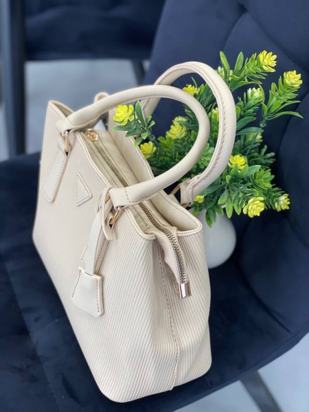 Жіноча базова сумка для роботи з еко-шкіри молочного кольору 32266