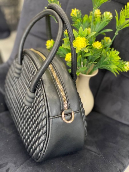 Жіноча сумка крос-боді з еко-шкіри чорного кольору 32272