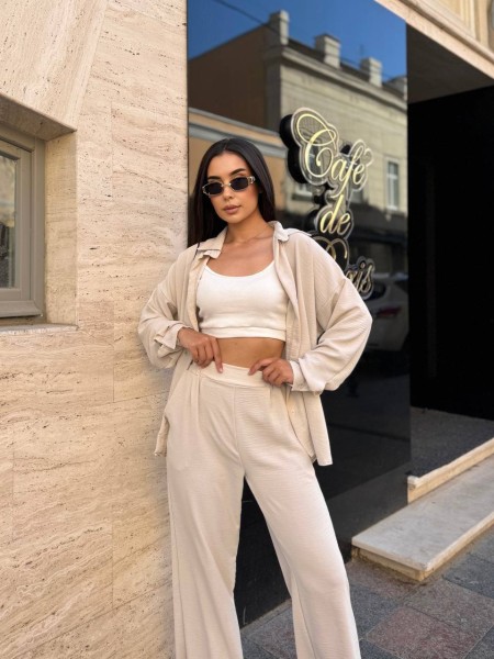 Жіночий легкий прогулянковий костюм бежевого кольору 32276