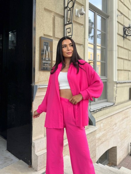Жіночий легкий прогулянковий костюм малинового кольору 32284