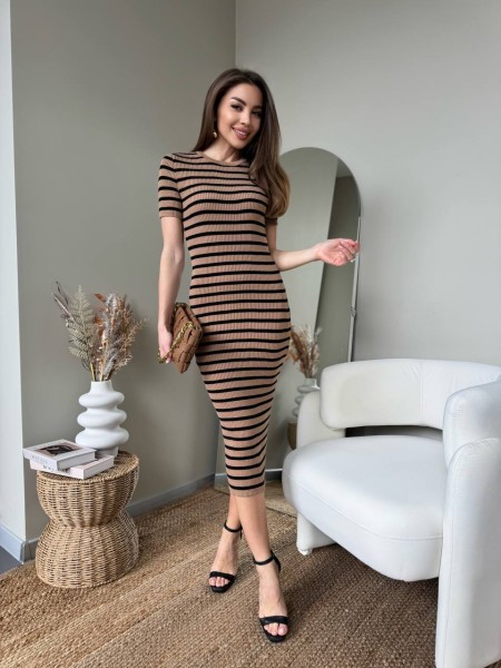 Приталена сукня міді в смужку кавового кольору 32312