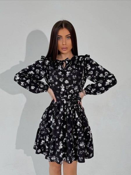 Легка сукня міні з поясом у квітку чорного кольору 32317
