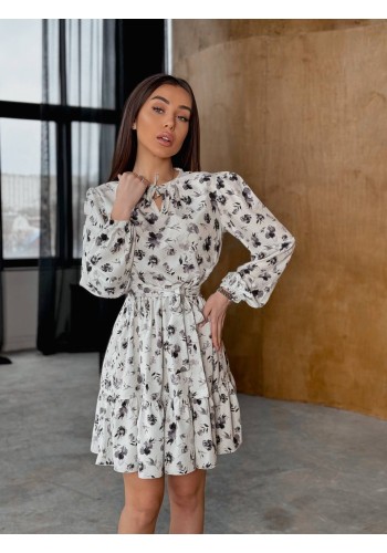 Легка сукня міні з поясом у квітку молочного кольору 32318