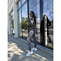 Прогулочный костюм из микро-вельвета на молнии графитового цвета 32337