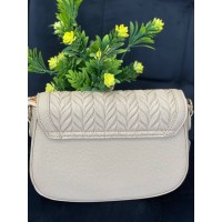 Жіноча сумка крос-боді на кнопцi з еко-шкіри бежевого кольору 32354