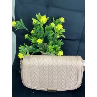 Женская сумка кросс-боди на кнопке из эко-кожи пудрового цвета 32359