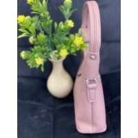 Жіноча сумка-багет з пористої еко-шкіри пудрового кольору 32370