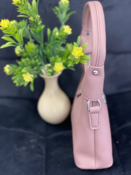 Жіноча сумка-багет з пористої еко-шкіри пудрового кольору 32370