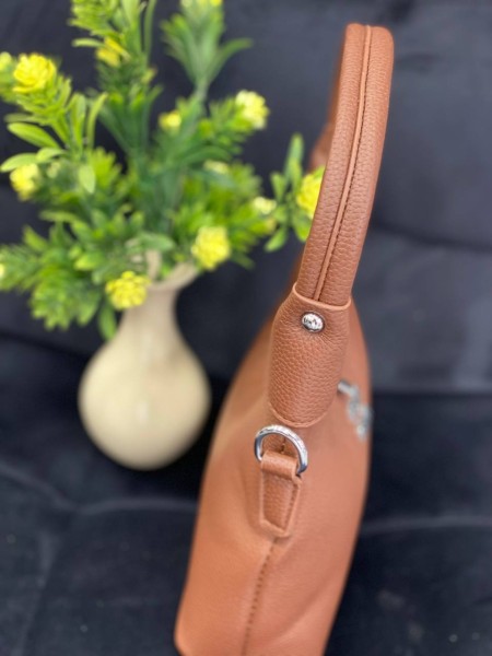 Жіноча сумка-багет з пористої еко-шкіри коричневого кольору 32373