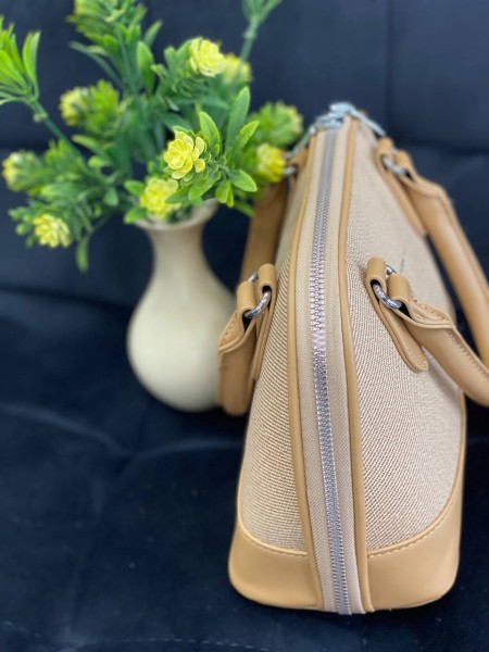 Жіноча маленька комбінована сумка з еко-шкіри бежевого кольору 32376