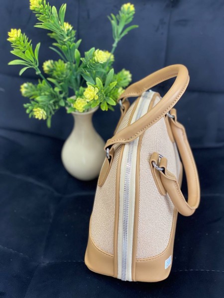 Жіноча маленька комбінована сумка з еко-шкіри бежевого кольору 32376