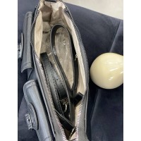 Жіноча брутальна сумка с карманами з еко-шкіри чорного кольору 32381