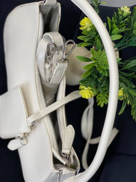 Жіноча сумка-багет з пористої еко-шкіри бiлого кольору 32387