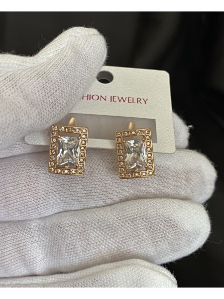 Сережки з великим каменем англійський замок золотого кольору 32427