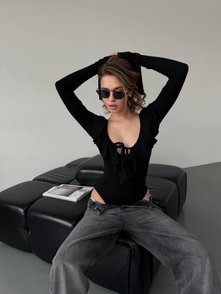 Жіночий бодi з воланами на зав'язках чорного кольору 32431