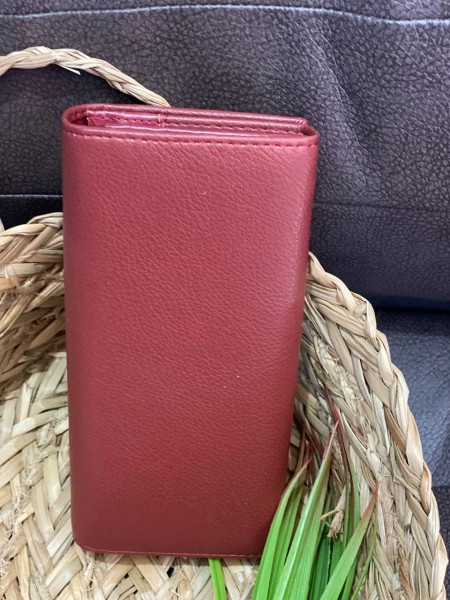 Жіночий гаманець з гладкою еко-шкіри бордового кольору 32476