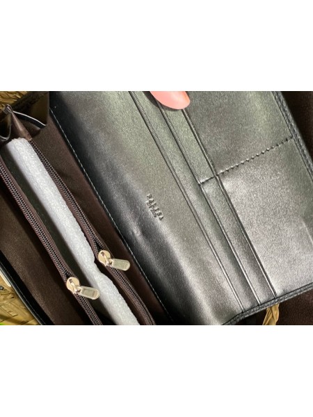 Жіночий базовий гаманець з гладкою еко-шкіри чорного кольору 32484